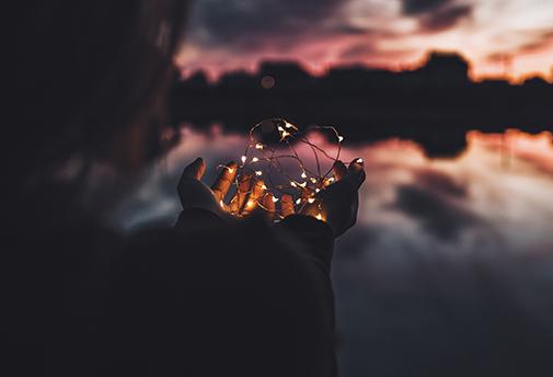 Le Travail de la Lumière sur l'Energie Dense